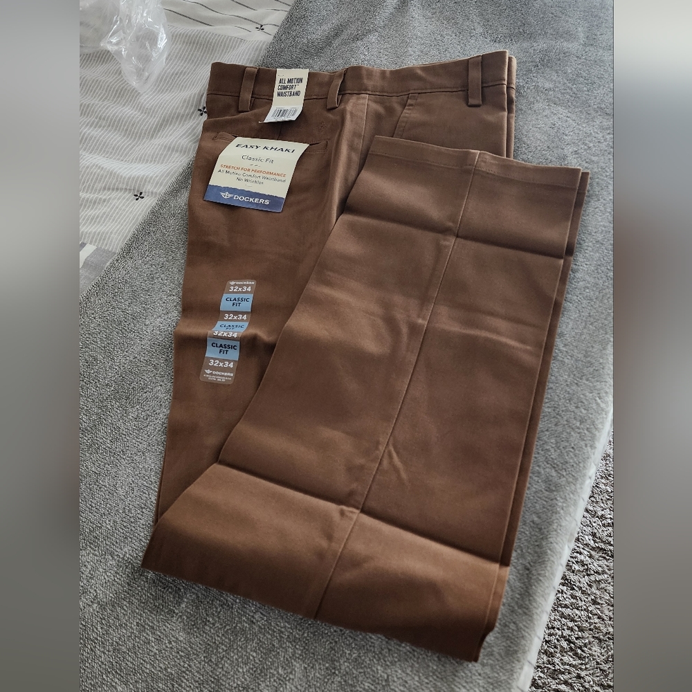 Dockers Easy Khaki Classic Fit